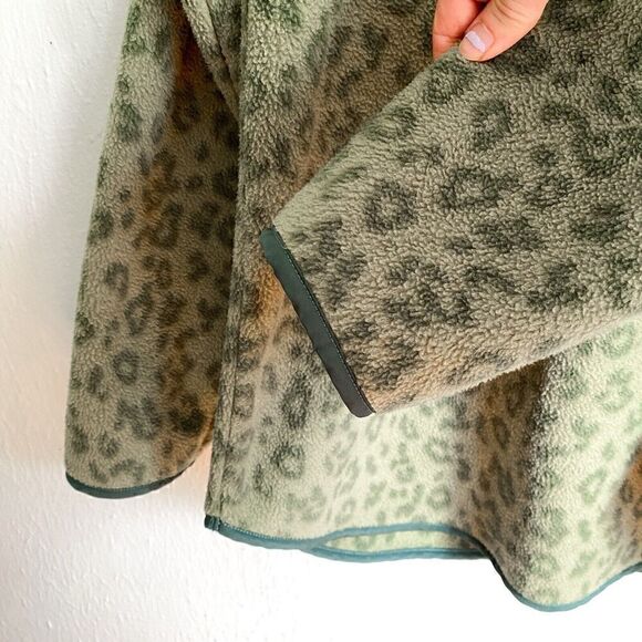 J Crew Quilted Button-Neck Sherpa Tunic Womens Medium Loden Green Leopard Print - Picture 6 of 12